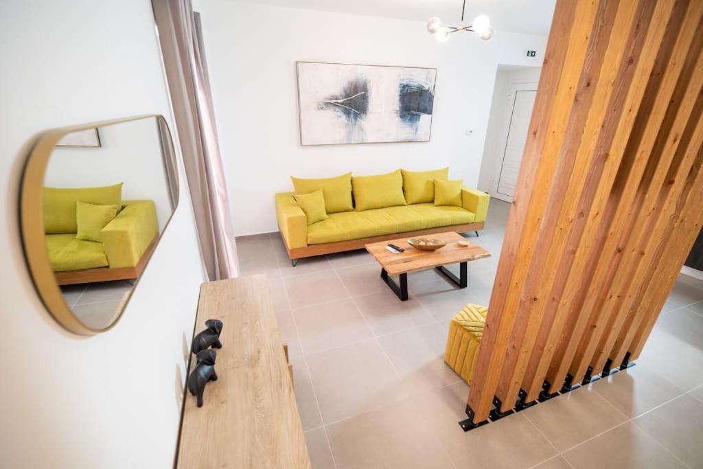 *Oasis* Best View Jacuzzi New Central Apartment Волос Экстерьер фото